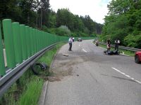 zerst&ouml;rtes Motorrad nach Unfall